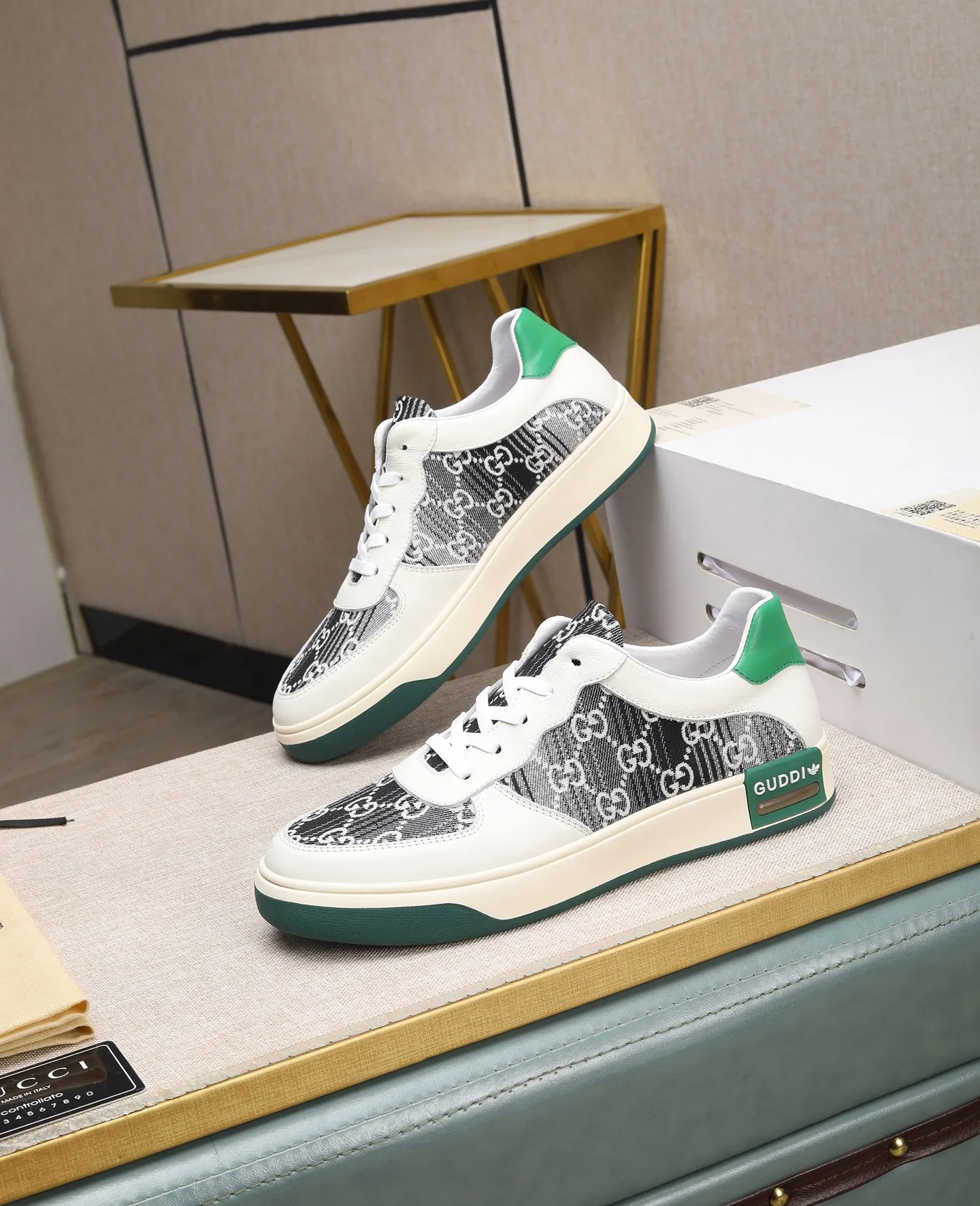 Men's shoes 💰420 GUCCI🔍🔍The latest model is available at the counter simultaneously. Original calfskin imported from Italy, genuine leather lining, (high-end, extravagant and classy) with exquisite workmanship. Sole: Original sole provided by the original factory. ⚠Exclusive double-layer movable molded sole is super comfortable⚠. Photographed in real life. 🎬The real thing is better. 🔍🔍"High quality·Follow the order" code number 38-44